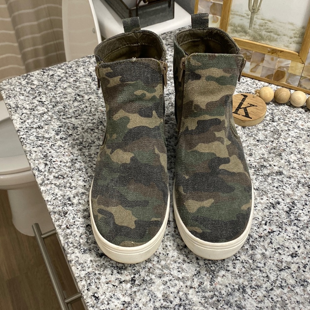 Camo booties